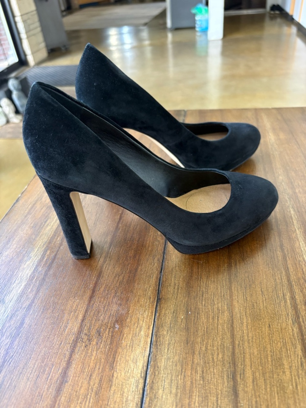 Tahari Classic Black Suede Platform Pumps - Women 7.5